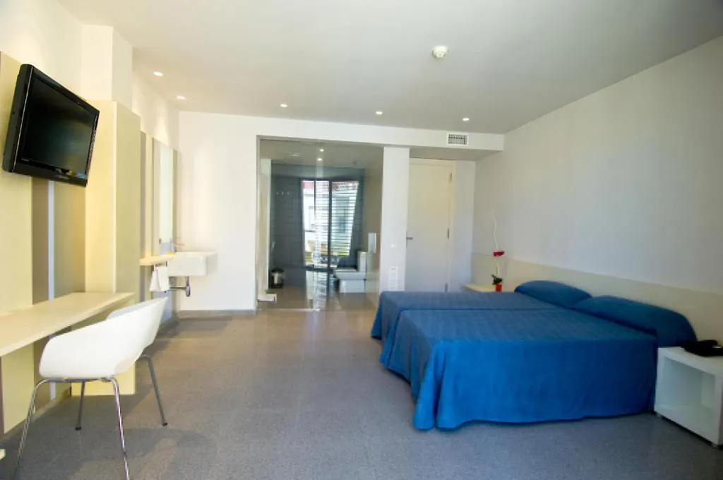 Hostal La Creu Mora d'Ebre 2*,  Spain